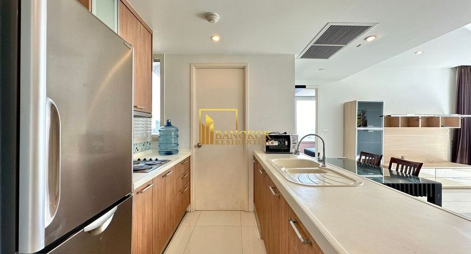 For rent 2 bedrooms condo in Pathum Wan, Bangkok