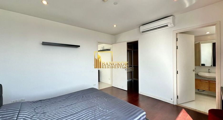 For rent 2 bedrooms condo in Pathum Wan, Bangkok
