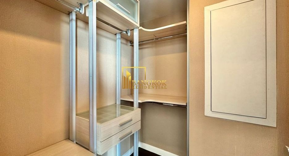For rent 2 bedrooms condo in Pathum Wan, Bangkok