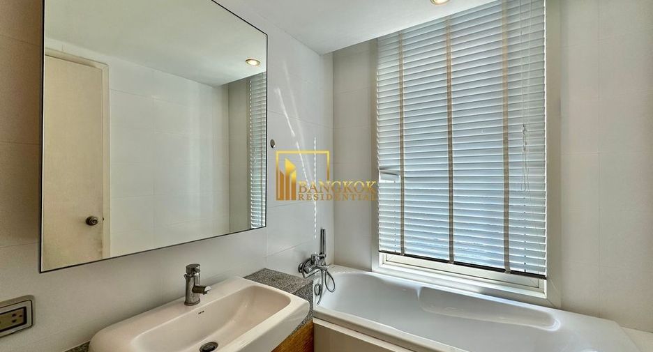 For rent 2 bedrooms condo in Pathum Wan, Bangkok