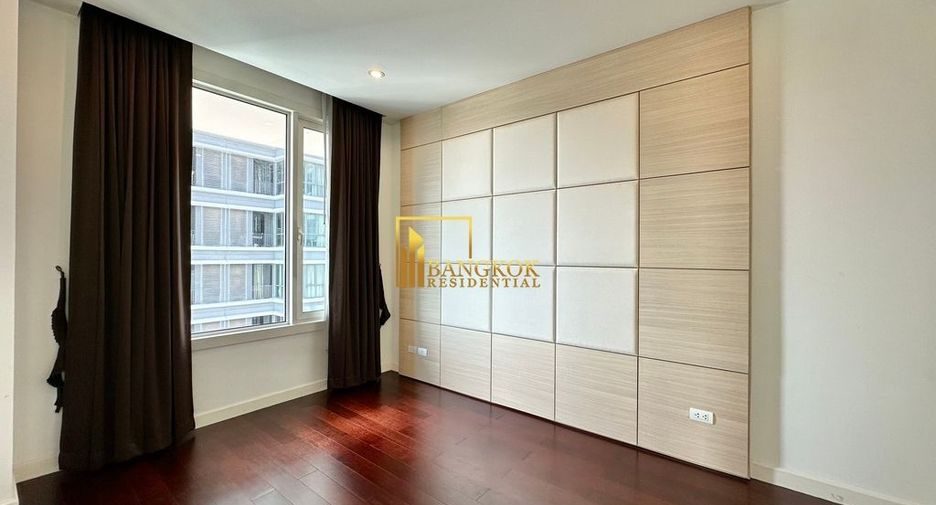 For rent 2 bedrooms condo in Pathum Wan, Bangkok