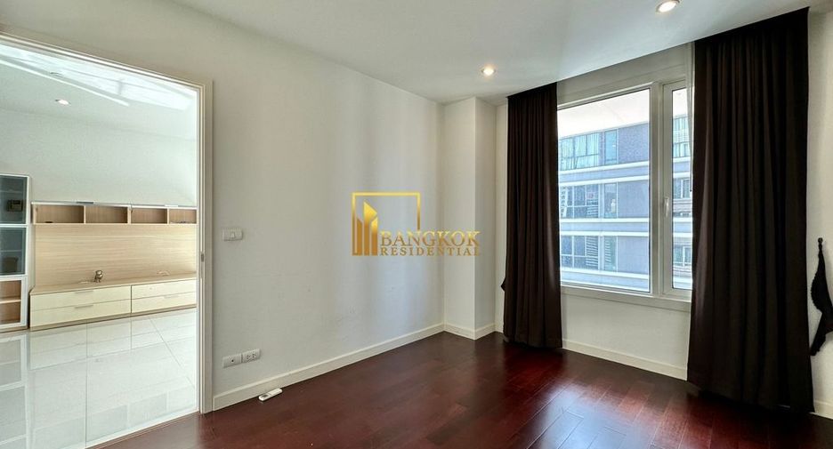 For rent 2 bedrooms condo in Pathum Wan, Bangkok