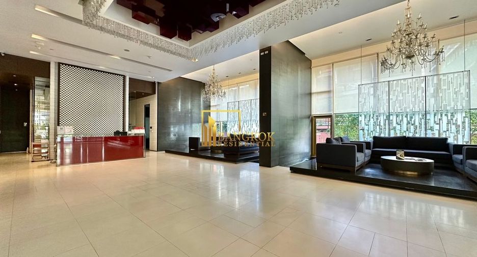 For rent 2 bedrooms condo in Pathum Wan, Bangkok