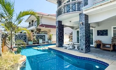 Villa en venta de 6 habitaciones en Bang Lamung, Chonburi