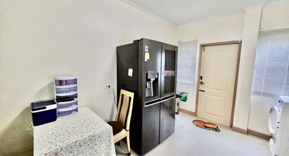 For sale 3 bedrooms house in Si Racha, Chonburi