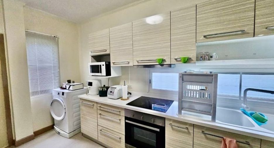 For sale 3 bedrooms house in Si Racha, Chonburi
