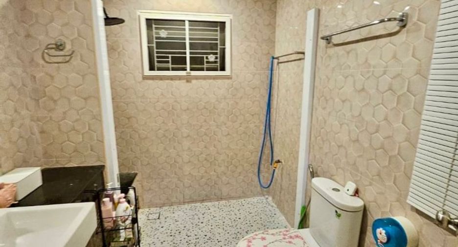 For sale 3 bedrooms house in Si Racha, Chonburi