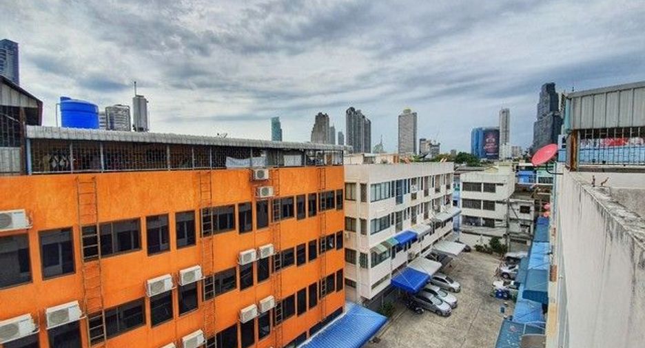 Local comercial en venta de 6 habitaciones en Sathon, Bangkok