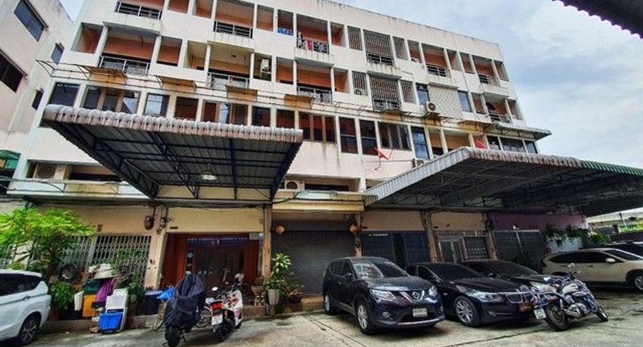 Local comercial en venta de 6 habitaciones en Sathon, Bangkok