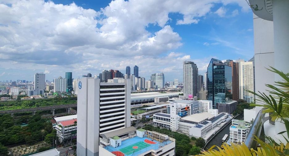 À louer 3 chambres condo à Watthana, Bangkok