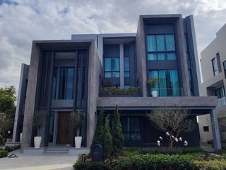 For sale 5 Beds house in Pathum Wan, Bangkok