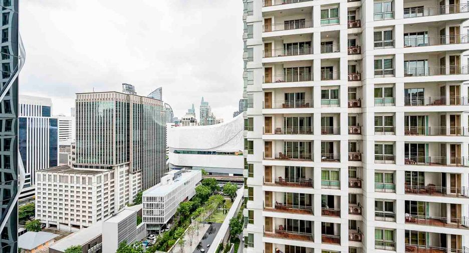 For rent 2 bedrooms condo in Pathum Wan, Bangkok