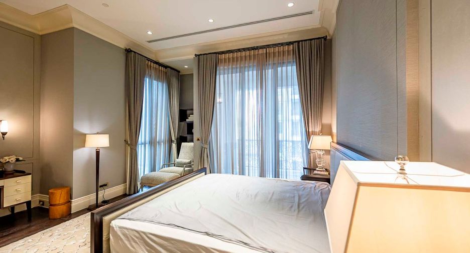 For rent 2 bedrooms condo in Pathum Wan, Bangkok