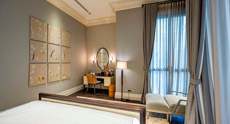 For rent 2 bedrooms condo in Pathum Wan, Bangkok