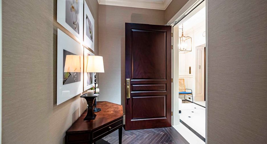 For rent 2 bedrooms condo in Pathum Wan, Bangkok
