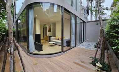 For rent 2 bed condo in Khlong Toei, Bangkok