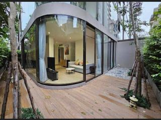 For rent 2 bed condo in Khlong Toei, Bangkok