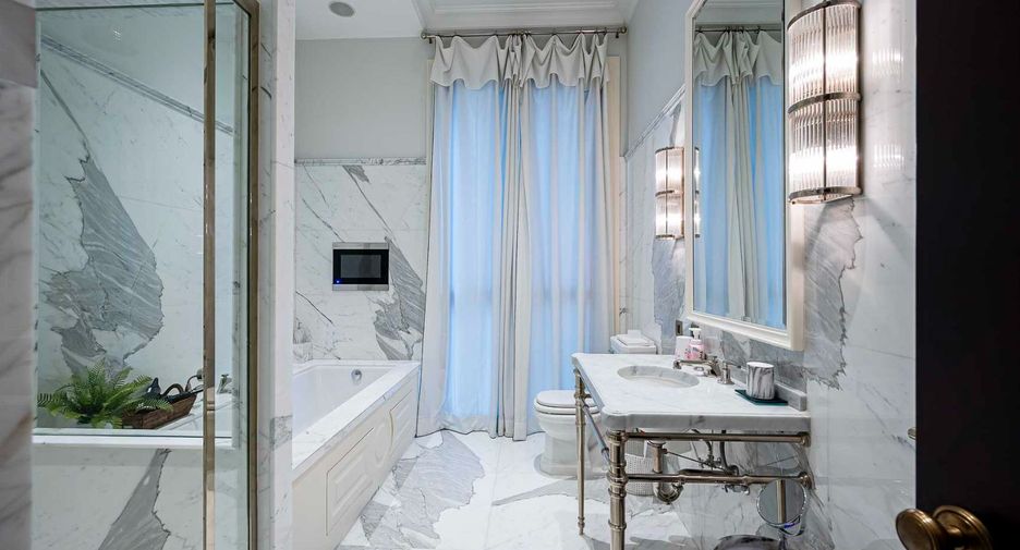 Condo en alquiler de 2 habitaciones en Pathum Wan, Bangkok