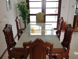 Reihenhaus zur Miete mit 4 Zimmer in Khlong Toei, Bangkok