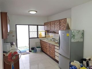 Reihenhaus zur Miete mit 4 Zimmer in Khlong Toei, Bangkok