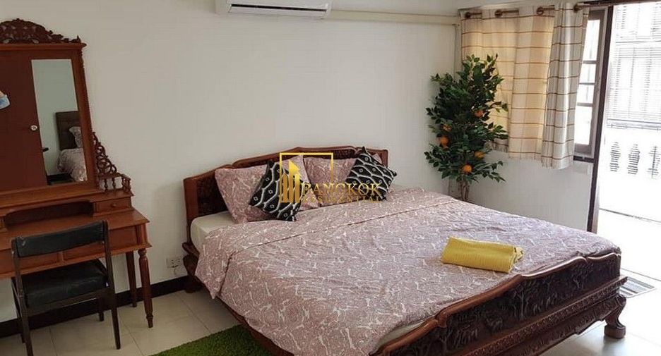 Reihenhaus zur Miete mit 4 Zimmer in Khlong Toei, Bangkok