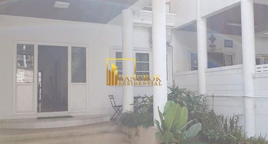 Reihenhaus zur Miete mit 4 Zimmer in Khlong Toei, Bangkok