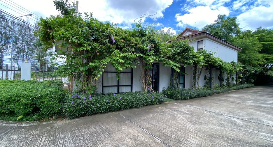 For sale 3 bedrooms retail Space in Mueang Chiang Mai, Chiang Mai