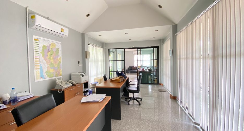 For sale 3 bedrooms retail Space in Mueang Chiang Mai, Chiang Mai