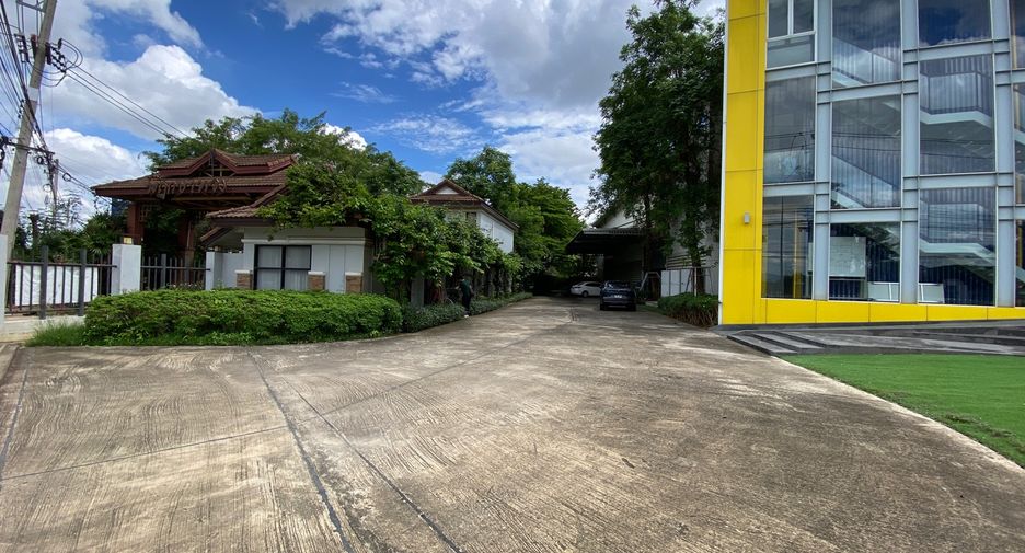 For sale 3 bedrooms retail Space in Mueang Chiang Mai, Chiang Mai