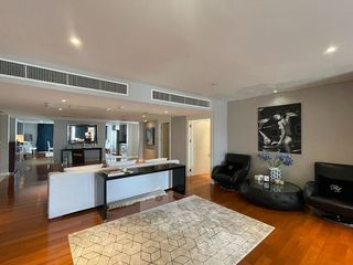 For rent 3 bed condo in Watthana, Bangkok