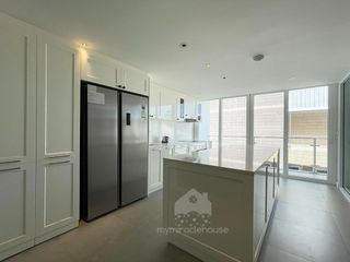 For rent 3 bed condo in Watthana, Bangkok