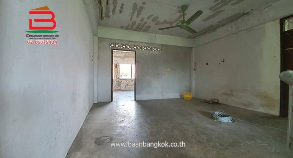 For sale 5 bedrooms retail Space in Min Buri, Bangkok