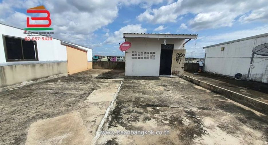 For sale 5 bedrooms retail Space in Min Buri, Bangkok