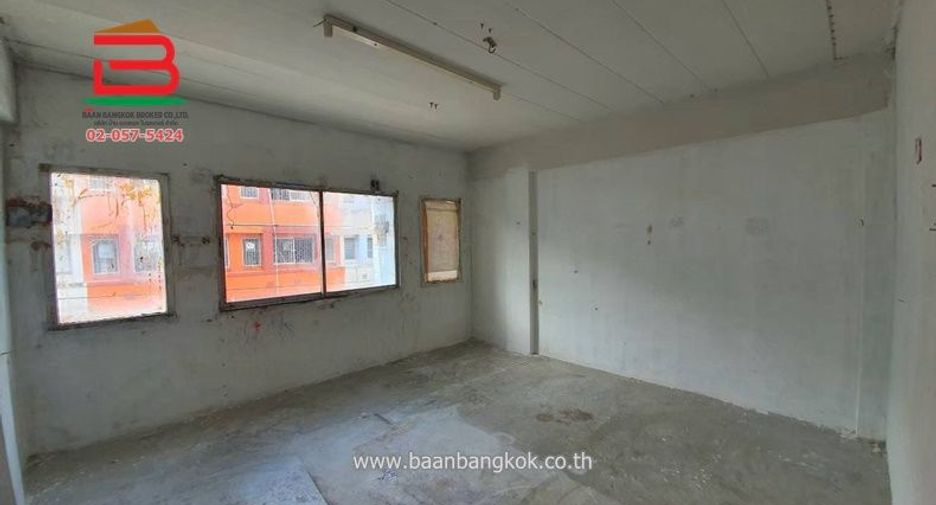 For sale 5 bedrooms retail Space in Min Buri, Bangkok
