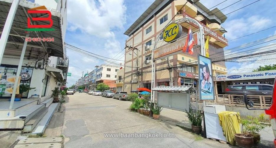 For sale 5 bedrooms retail Space in Min Buri, Bangkok