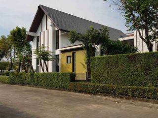 For rent and for sale 4 bedrooms house in Thawi Watthana, Bangkok