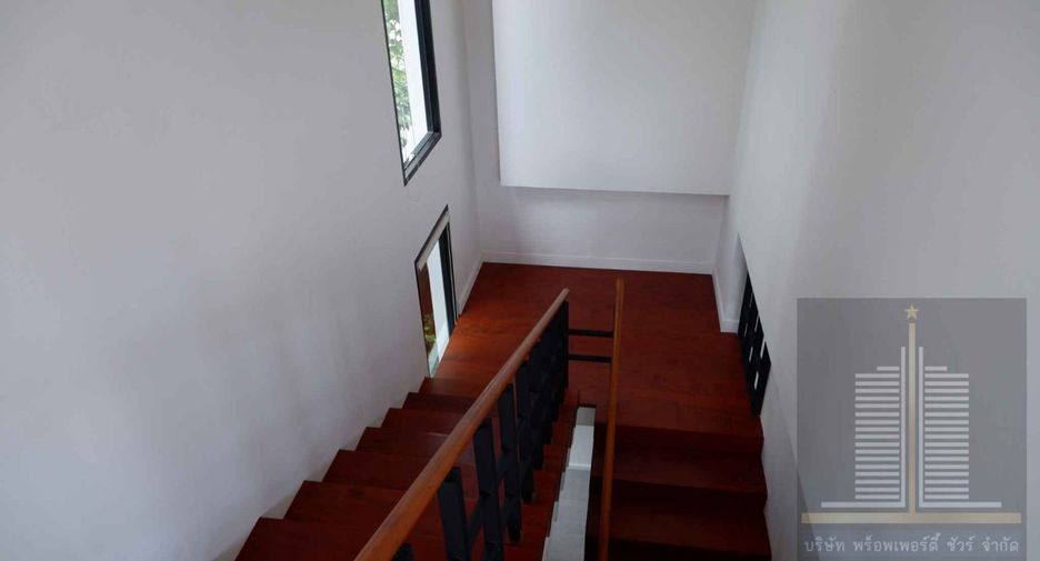 À louer et à vendre 4 chambres maison à Thawi Watthana, Bangkok