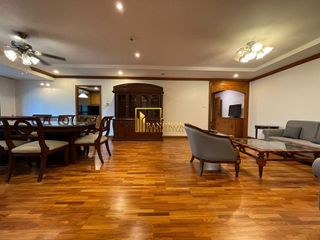 For rent 3 bedrooms apartment in Khlong Toei, Bangkok