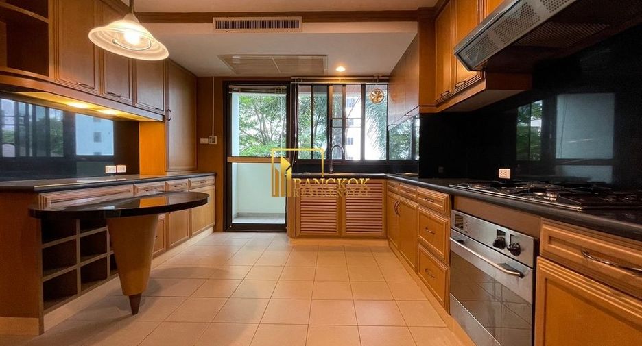 Apartamento en alquiler de 3 habitaciones en Khlong Toei, Bangkok