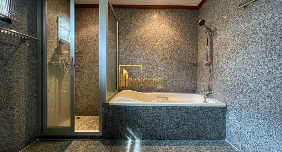 Apartamento en alquiler de 3 habitaciones en Khlong Toei, Bangkok