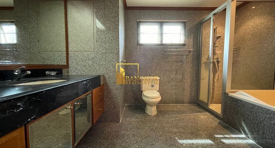 Apartamento en alquiler de 3 habitaciones en Khlong Toei, Bangkok