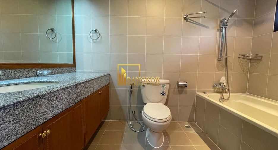 Apartamento en alquiler de 3 habitaciones en Khlong Toei, Bangkok