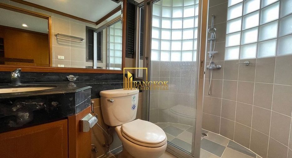 Apartamento en alquiler de 3 habitaciones en Khlong Toei, Bangkok