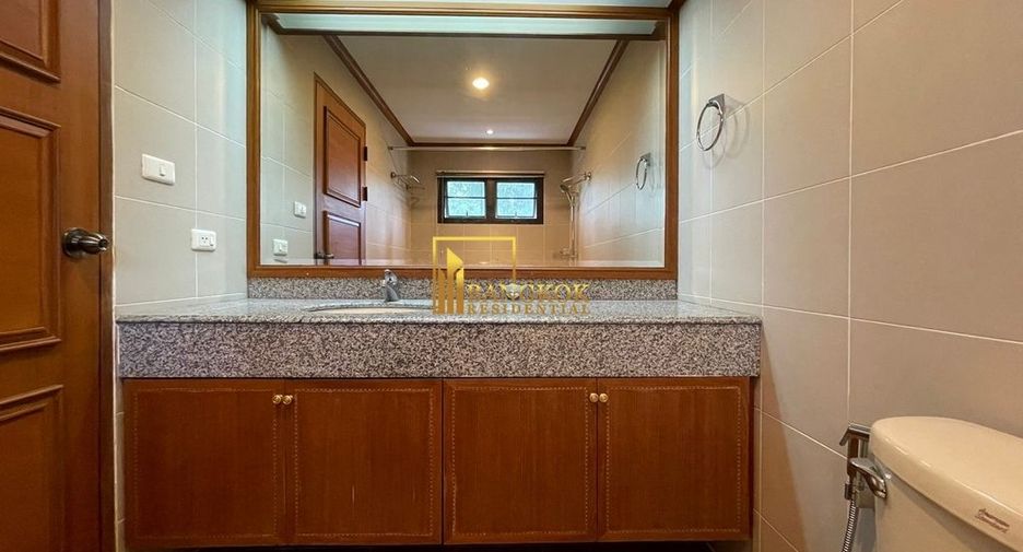 Apartamento en alquiler de 3 habitaciones en Khlong Toei, Bangkok