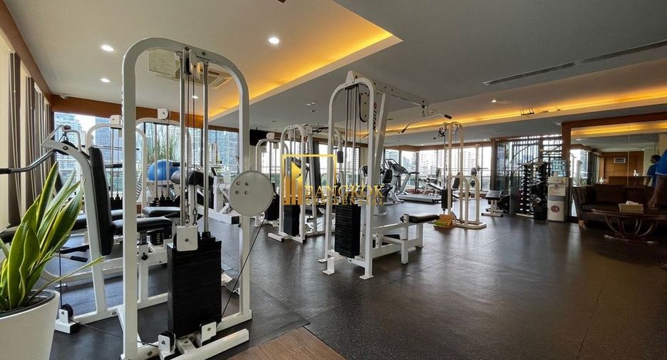 Apartamento en alquiler de 3 habitaciones en Khlong Toei, Bangkok