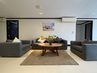 For rent 3 bedrooms apartment in Watthana, Bangkok