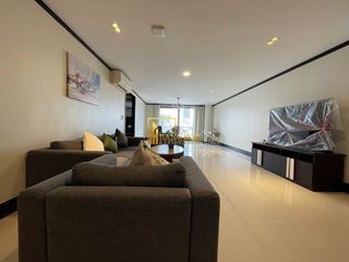 For rent 3 bedrooms apartment in Watthana, Bangkok