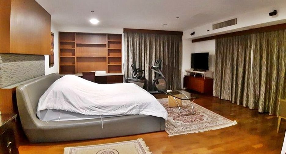 For rent 3 bed condo in Watthana, Bangkok