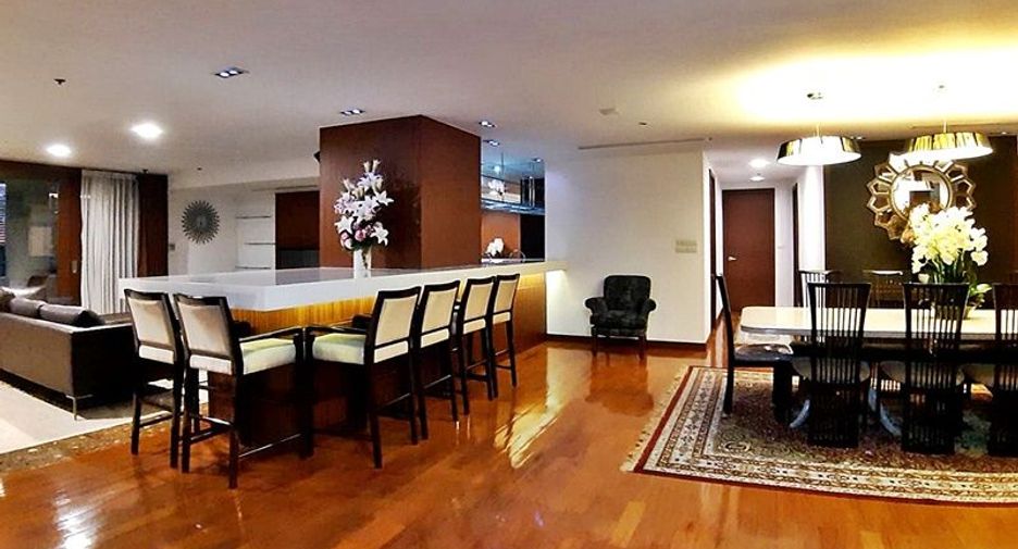For rent 3 bed condo in Watthana, Bangkok