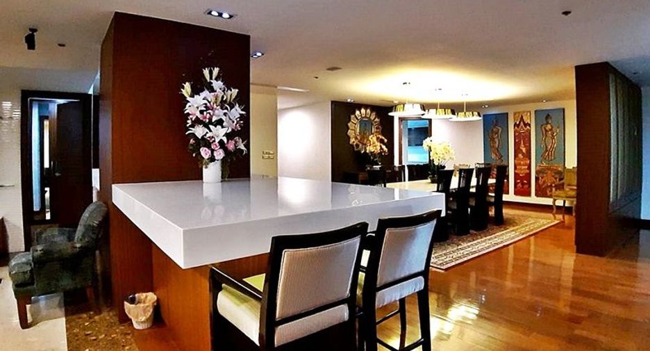 For rent 3 bed condo in Watthana, Bangkok